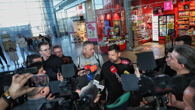 Opozycja krytykuje rząd za to, że nie organizuje ewakuacji Polaków z Bliskiego Wschodu. Wiceminister sprawiedliwości Arkadiusz Myrcha odpiera te zarzuty.