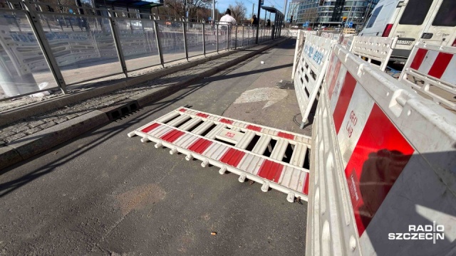 Nadal nie jest znana przyczyna zapadnięcia się jezdni w al. Powstańców Wielkopolskich w Szczecinie.