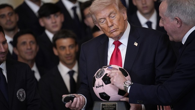 Prezydent Stanów Zjednoczonych Donald Trump zasugerował, że po zakończeniu operacji wojskowej w Iranie Waszyngton skieruje uwagę na Kubę. Pochwalił sekretarza stanu Marco Rubio za działania wobec Kuby.