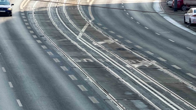 Tramwaje Szczecińskie przymierzają się do remontu torowiska na Estakadzie Pomorskiej. W ciągu najbliższych tygodni ma zostać ogłoszony przetarg na inwestycję, która umożliwi zbudowanie od podstaw nowych torów.