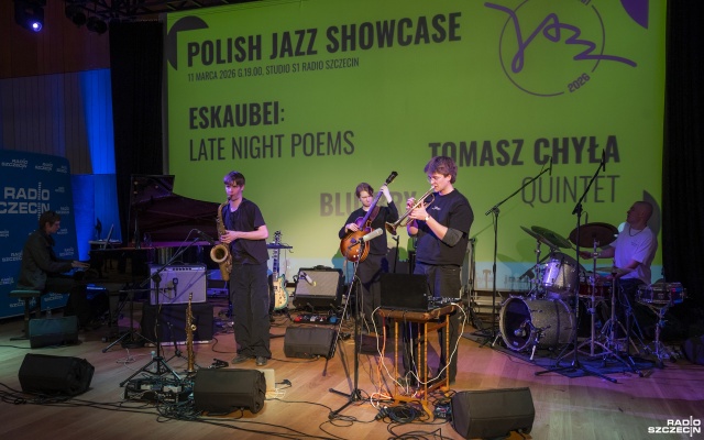 Trwa Festiwal Szczecin Jazz 2026. Rano rozpoczęła się trzydniowa konferencja branżowa Polish Jazz Meets Global, a wieczorem w studiu S-1 Radia Szczecin występ trzech młodych zespołów jazzowych.