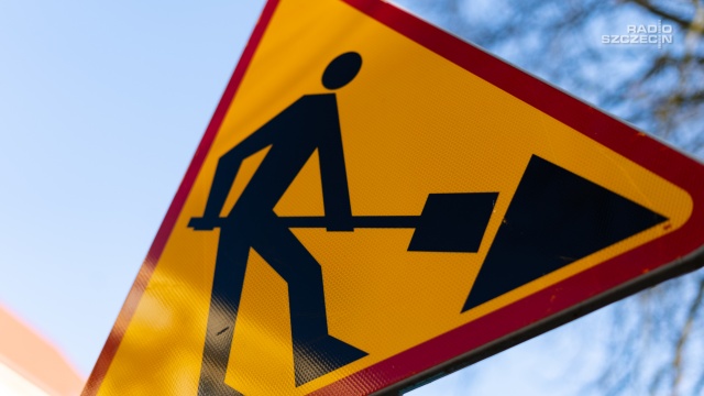 Kierowcy jeszcze poczekają, aby przejechać nowym mostem nad Chełszczącą.