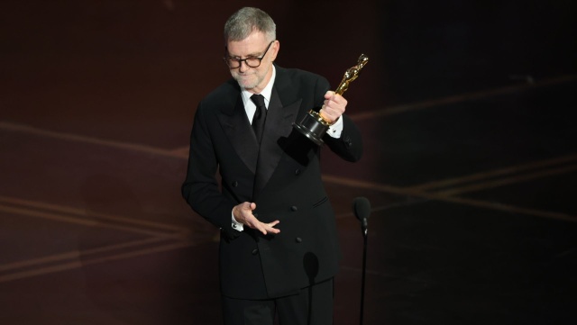 Jedna bitwa po drugiej Paula Thomasa Andersona otrzymała w nocy z niedzieli na poniedziałek sześć Oscarów, m.in. za najlepszy film, reżyserię i scenariusz adaptowany. Za najlepszą krótkometrażową animację doceniono Maćka Szczerbowskiego i Chrisa Lavisa, twórców The Girl Who Cried Pearls.