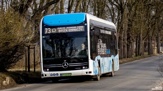 Przed Szczecińskim Przedsiębiorstwem Autobusowym Dąbie pokaźne odmłodzenie taboru. Miasto skorzysta z opcji na 22 autobusy hybrydowe. Pierwsze z nich pojawią się w kwietniu przyszłego roku.