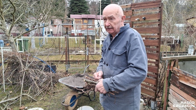 Trzeba sprzątać i patrzeć, jak rosną. Działkowcy wraz z pierwszym ociepleniem rozpoczęli prace ogrodowe. Na razie to głównie porządki, ale w planach są już rozsady.