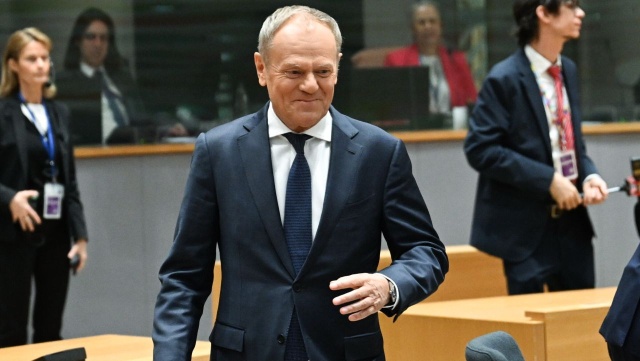 Marszałek Sejmu podjął racjonalną decyzję w sprawie prezydenckiej inicjatywy SAFE zero procent - podkreśla premier Donald Tusk. Zgodnie z decyzją Włodzimierza Czarzastego, Sejm nie będzie procedował prezydenckiego projektu ustawy.