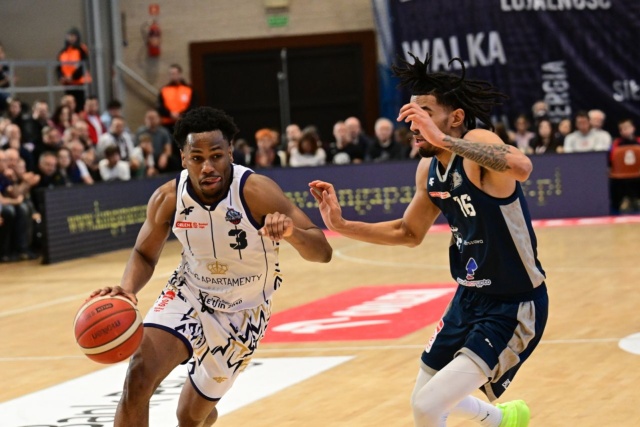 Koszykarze Kinga obronili pozycję lidera Orlen Basket Ligi. Prowadzący w tabeli Szczecinianie wygrali z Dzikami Warszawa 91:88 w 23 kolejce rozgrywek.