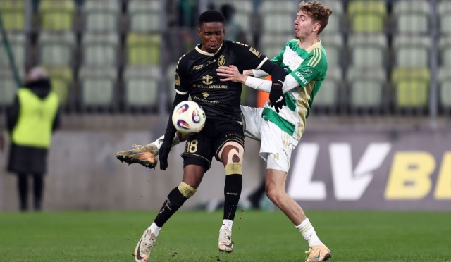 Nieudana wyprawa piłkarzy Pogoni nad morze w ekstraklasie. Szczecinianie przegrali z LechiąGdańsk 1:2 w 26 kolejce rozgrywek.