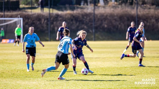 Kolejna wygrana piłkarek Pogoni Szczecin w rozgrywkach Ekstraligi Kobiet. Podopieczne trenera Piotra Łęczyńskiego pokonały dziś na własnym boisku Stomilanki Olsztyn 7:2 - prowadząc do przerwy 4:1.