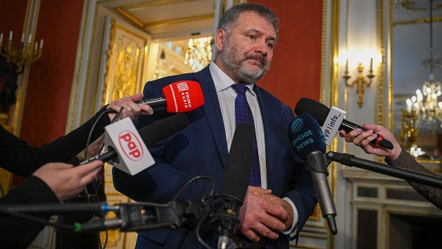 Rząd oczekuje, że prezydent odbierze ślubowanie od sześciu sędziów Trybunału Konstytucyjnego. Od ich wyboru minęło już dziesięć dni. Rządzący zapowiadają, że jeśli to nie nastąpi, to sięgną po plan B.