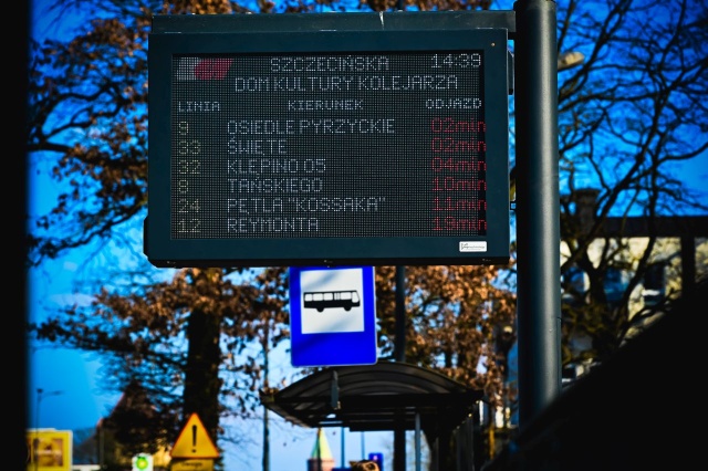 Dwie kolejne tablice informacyjne dla pasażerów pojawiły się w Stargardzie. Dzięki nim, od razu można sprawdzić, kiedy zjawi się konkretny autobus.
