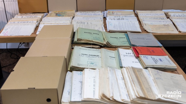 Instytut Pamięci Nardowowej odebrał tysiące tajnych dokumentów z czasów PRL. Szczeciński oddział poinformował o odzyskaniu jednego z największych zbiorów dokumentów w swojej historii po 1989 roku.