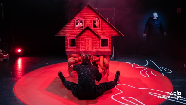 Lalki, próby, piosenki i kostiumy... - z okazji Dnia Teatru (27.03.) reporterzy Radia Szczecin odkrywają zakątki Teatru Lalek Pleciuga.