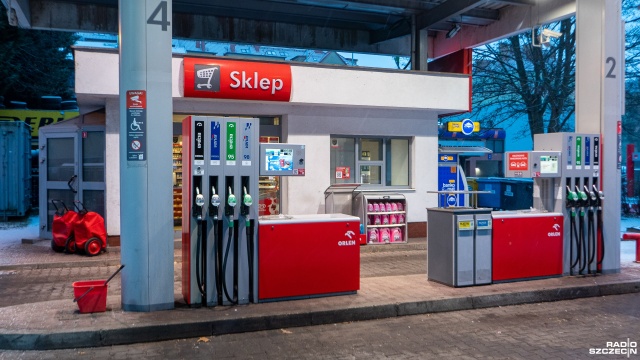 Drugi dzień obowiązywania maksymalnych cen paliw na stacjach benzynowych.