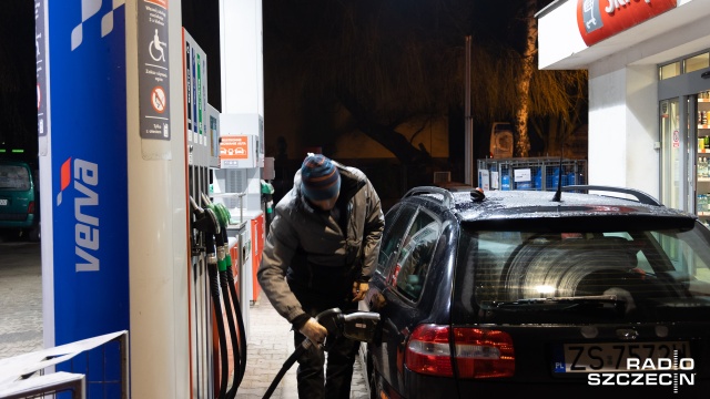 Rząd nie ma wpływu na to, czy ceny paliw w Polsce przekroczą dziewięć złotych za litr - mówi minister aktywów państwowych.