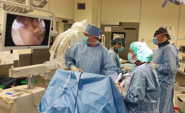 Lekarze ze szczecińskiego szpitala Zdroje przeprowadzili pierwszą w kraju operację dyskopatii na oddziale dziecięcym. Zazwyczaj takie zabiegi wykonywane są na oddziałach dla dorosłych.