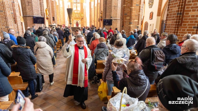 Wielka Sobota w szczecińskiej katedrze to coroczna akcja Caritasu Święconka Jakubowa.