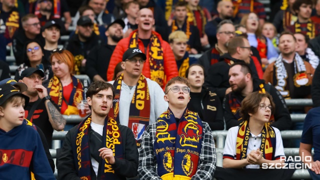 Świąteczny hit ekstraklasy w Szczecinie. Piłkarze Pogoni w lany poniedziałek zmierzą się z Legią Warszawa w 27. kolejce rozgrywek.