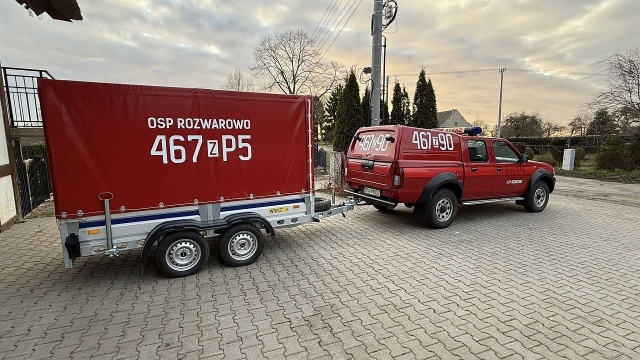Do jednostki OSP w Rozwarowie trafił quad ratowniczy wraz z dwuosiową przyczepką.