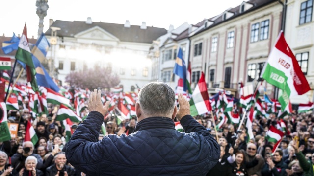 Na Węgrzech odbędą się w niedzielę wybory parlamentarne, które mogą zakończyć rządy najdłużej urzędującego premiera w historii tego kraju, Viktora Orbana. Najnowsze sondaże wskazują, że opozycyjna TISZA ma szansę na zdobycie większości dwóch trzecich głosów w 199-osobowym parlamencie.