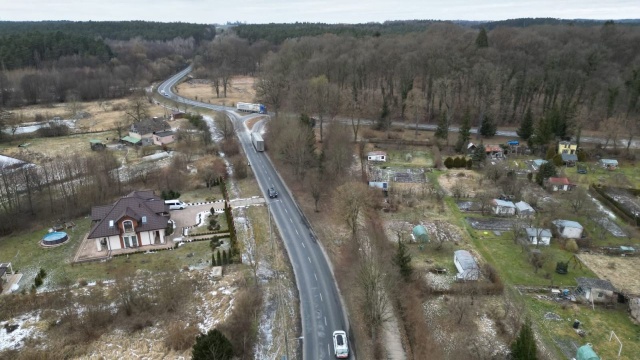 Będzie rozbudowa drogi wojewódzkiej nr 151 od Choszczna do Recza. Chodzi o prawie 14-kilometrowy odcinek. Ogłoszono przetarg w tej sprawie.