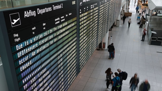 Piloci Lufthansy planują w poniedziałek i wtorek strajkować  poinformował w sobotę związek zawodowy Cockpit. Będzie to już czwarta poważna akcja protestacyjna w niemieckim przewoźniku w tym roku.