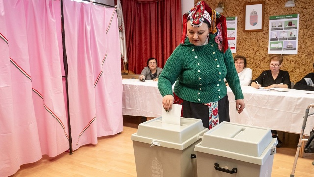 W niedzielę Węgry wybiorą nowy parlament we najbardziej obserwowanych wyborach w Europie w tym roku. Choć liczenie z reguły przebiega sprawnie to ostateczne wyniki możemy poznać nawet dopiero w przyszłą sobotę.