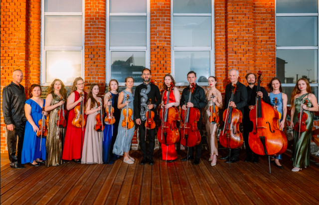 Występuje z ogromnym powodzeniem po obu stronach globu. Wykonuje utwory sprzed wieków, jednak specjalizuje się w muzyce współczesnej. Baltic Neopolis Orchestra ze Szczecina zagra w środę w jednej z najbardziej renomowanych scen na świecie - Filharmonii Berlińskiej.