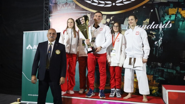 Bushikan Szczecin z workiem medali Mistrzostw Świata w karate WKA w Ta039Qali na Malcie.