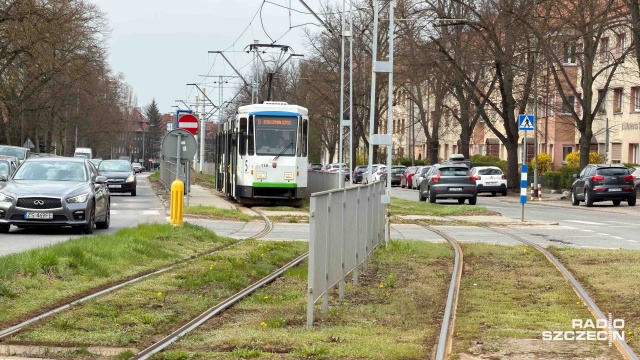 Mieszkańcy ulicy Mickiewicza w okolicy ryneczku Pogodno mają dość zniszczonego torowiska i hałasu. Każdy przejazd tramwaju to dla nich dawka zgrzytów i szumów.