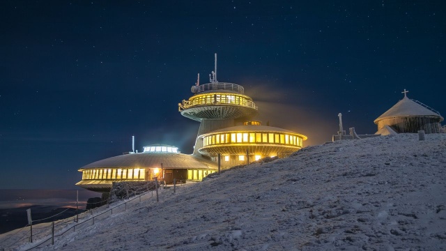 Jak informuje Instytut Meteorologii i Gospodarki Wodnej, Europa północno-zachodnia będzie pod wpływem niżu z ośrodkami położonymi na południe od Islandii.