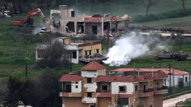Szef Sztabu Generalnego izraelskiej armii gen. Ejal Zamir ogłosił w środę, że całe południe Libanu stanie się strefą śmierci dla terrorystów z Hezbollahu. Dodał, że zatwierdził nowe plany walk z tą grupą.