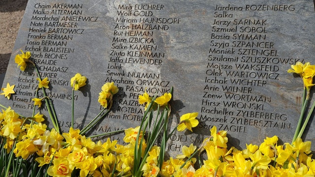 Główne uroczystości 83. rocznicy największego zbrojnego zrywu Żydów podczas II wojny światowej odbyły się w południe przy Pomniku Bohaterów Getta