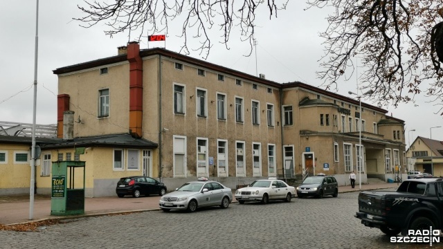 Po modernizacji peronów przyszedł czas na budynek dworca. Chodzi o zabytkowy obiekt w Stargardzie oraz przyległą do niego halę bagażową.