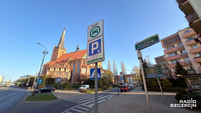 Były pierwsze kontrole, tymczasem uchwała, która ją wprowadziła nadal sprawdzana jest pod kątem prawnym - od piątku w Szczecinie obowiązuje tzw. Strefa Czystego Transportu.