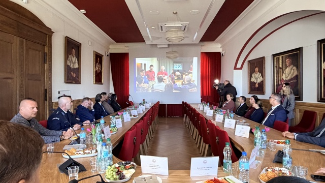 - Chcemy przygotować przyszłe i obecne kadry medyczne do działania w sytuacjach kryzysowych - tłumaczy rektor Pomorskiego Uniwersytetu Medycznego w Szczecinie prof. dr hab. n. med. Leszek Domański.