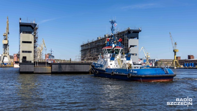 Będzie służył do remontu największych jednostek pływających po Bałtyku. W Stoczni Szczecińskiej Wulkan zwodowano drugi moduł pływającego doku.