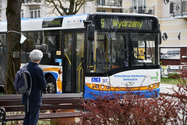 Świnoujście kupi sześć elektrycznych autobusów. Nowy tabor to cztery autobusy midi i dwa mini.