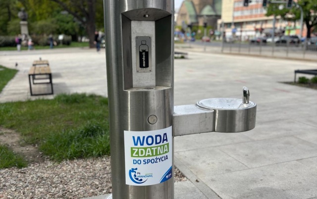 Trwają prace naprawcze i konserwacyjne szczecińskich poidełek. Sprawdzana jest też jakość wody.