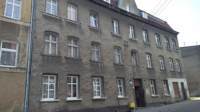 Zarząd Budynków i Lokali Komunalnych ogłosił przetarg na wykonanie prac na zewnątrz budynku przy ulicy Nad Odrą 30.