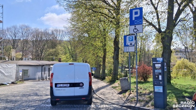 Drogie parkowanie nad morzem Od 1 maja w Świnoujściu rewolucja w opłatach. Władze miasta wprowadzają Śródmiejską Strefę Płatnego Parkowania (ŚSPP), obejmującą głównie dzielnicę nadmorską. Turyści zapłacą znacznie więcej.