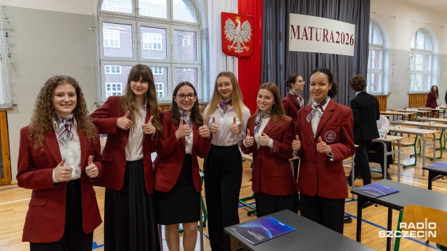 Szklany kotek na szczęście, cztery zapasowe kalkulatory i duża doza spokoju. Maturzyści mierzą się we wtorek z królową nauk.