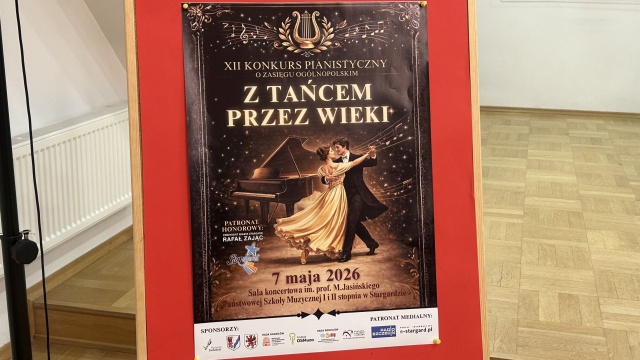 W muzyczną podróż Z tańcem przez wieki zabrali publiczność młodzi adepci gry na fortepianie.