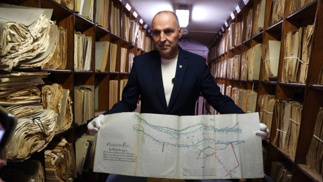 Do Zachodniopomorskiego Urzędu Wojewódzkiego trafiły unikatowe, historyczne dokumenty. Niektóre z nich mają ponad 200 lat.