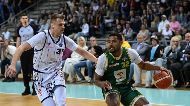 Koszykarze Kinga walczą o drugie zwycięstwo w play-off Orlen Basket Ligi. Szczecinianie mierzą się z Zastalem Zielona Góra w drugim ćwierćfinałowym meczu.