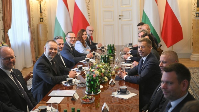 "Dzięki Peterowi Magyarowi Węgry wracają do Europy"