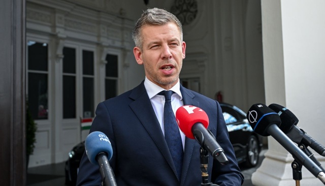 W wywiadzie dla austriackiej agencji APA Pter Magyar stwierdził, że Kijów może zostać członkiem wspólnoty najwcześniej za dekadę, a wcześniej Unia powinna skupić się na przyjęciu państw Bałkanów Zachodnich.