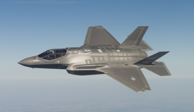 F-35A Husarz będą wykorzystywane przez 32. Bazę Lotnictwa Taktycznego i mają wzmocnić ochronę polskiej przestrzeni powietrznej.