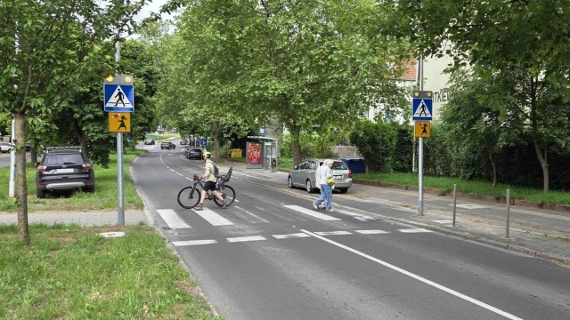Przejścia dla pieszych przy ul. Witkiewicza w Szczecinie zostały doświetlone.