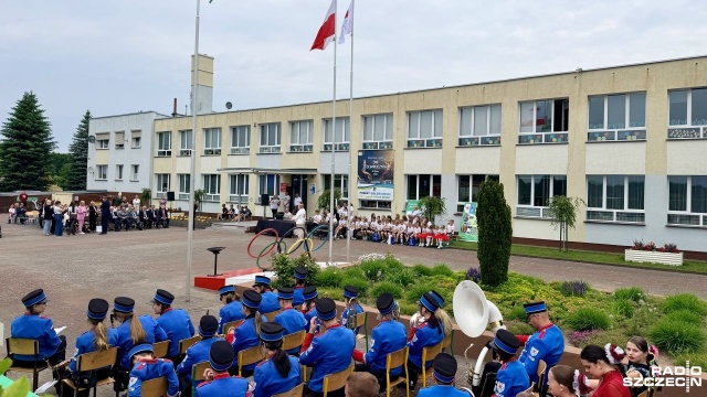 W Osinie zapłonął olimpijski znicz, a na maszt została wciągnięta olimpijska flaga. Uroczystość odbyła się w Szkole Podstawowej imienia Bronisława Malinowskiego, która była organizatorem i gospodarzem obchodów Powiatowych oraz Gminnych Dni Olimpijczyka.